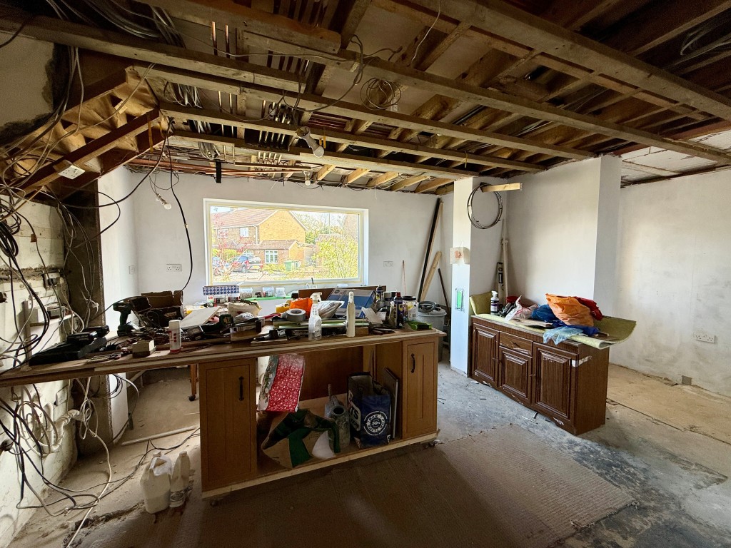 Lot: 113 - DETACHED HOUSE FOR COMPLETION - Kitchen